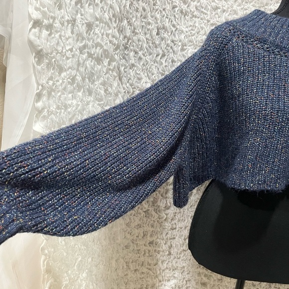 HYFVE Chic Navy Knit Cropped Sweater, COMFY, WOMEN SIZE M - Picture 5 of 9